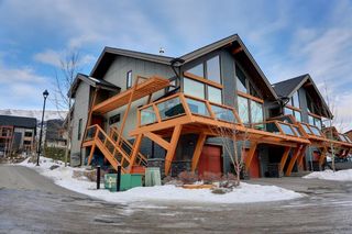 Photo 1: 101 105 STEWART CREEK RISE: Canmore Row/Townhouse for sale : MLS®# A1181136