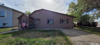 Photo 1: 1735 B Avenue North in Saskatoon: Mayfair Residential for sale : MLS®# SK924710