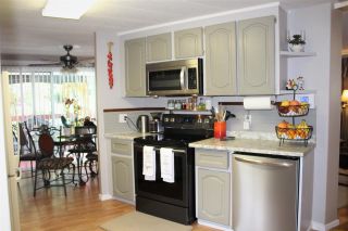 Photo 11: 205 201 CAYER Street in Coquitlam: Maillardville Manufactured Home for sale in "WILDWOOD PARK" : MLS®# R2285502