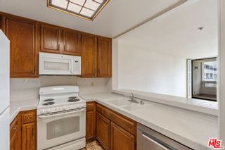 Photo 5: 121 S Hope Street Unit 320 in Los Angeles: Residential for sale (C42 - Downtown L.A.)  : MLS®# 23273565
