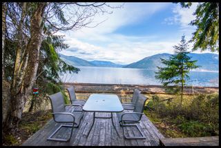 Photo 1: 424 Old Sicamous Road: Sicamous House for sale (Revelstoke/Shuswap)  : MLS®# 10082168