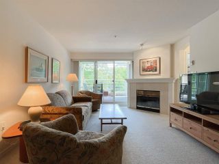 Photo 2: 210 2105 W 42ND Avenue in Vancouver: Kerrisdale Condo for sale in "BROWNSTONE" (Vancouver West)  : MLS®# R2582976