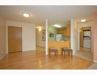 Photo 2: 214 11595 FRASER Street in Maple Ridge: East Central Condo for sale in "BRICKWOOD PLACE" : MLS®# V731501