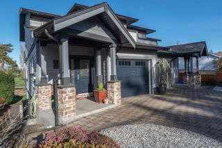 Photo 37: 1054 Colville Rd in Esquimalt: Es Gorge Vale Half Duplex for sale : MLS®# 922389