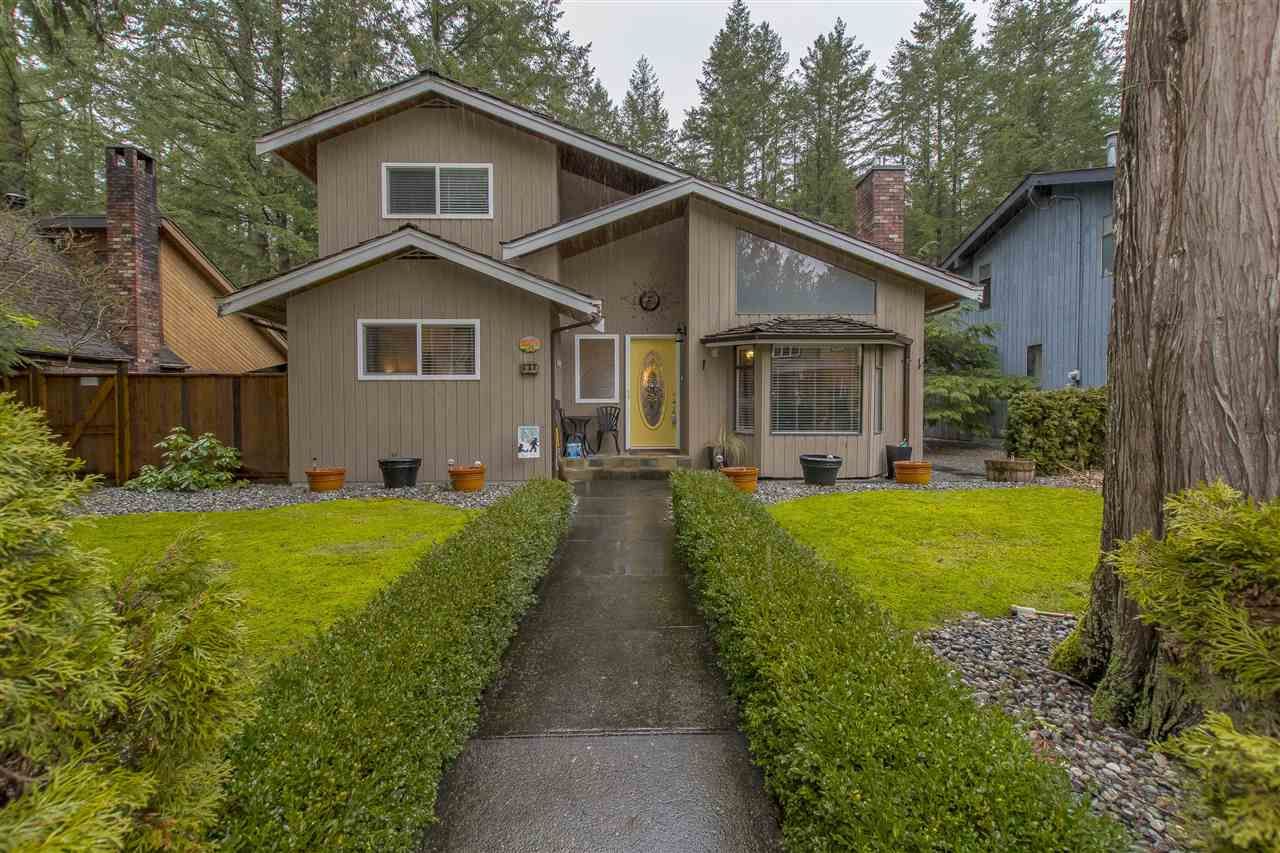 Main Photo: 640 MOUNTAIN VIEW ROAD: Cultus Lake House for sale : MLS®# R2234381