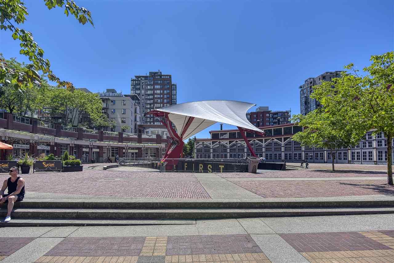 Photo 34: Photos: 105 1383 MARINASIDE Crescent in Vancouver: Yaletown Townhouse for sale in "COLUMBUS" (Vancouver West)  : MLS®# R2478306