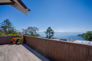 Photo 4: 1926 Crescent Rd in Oak Bay: OB Gonzales House for sale : MLS®# 911713