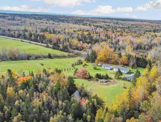 Photo 2: 2408 Victoria Road in Aylesford: Kings County Residential for sale (Annapolis Valley)  : MLS®# 202322697
