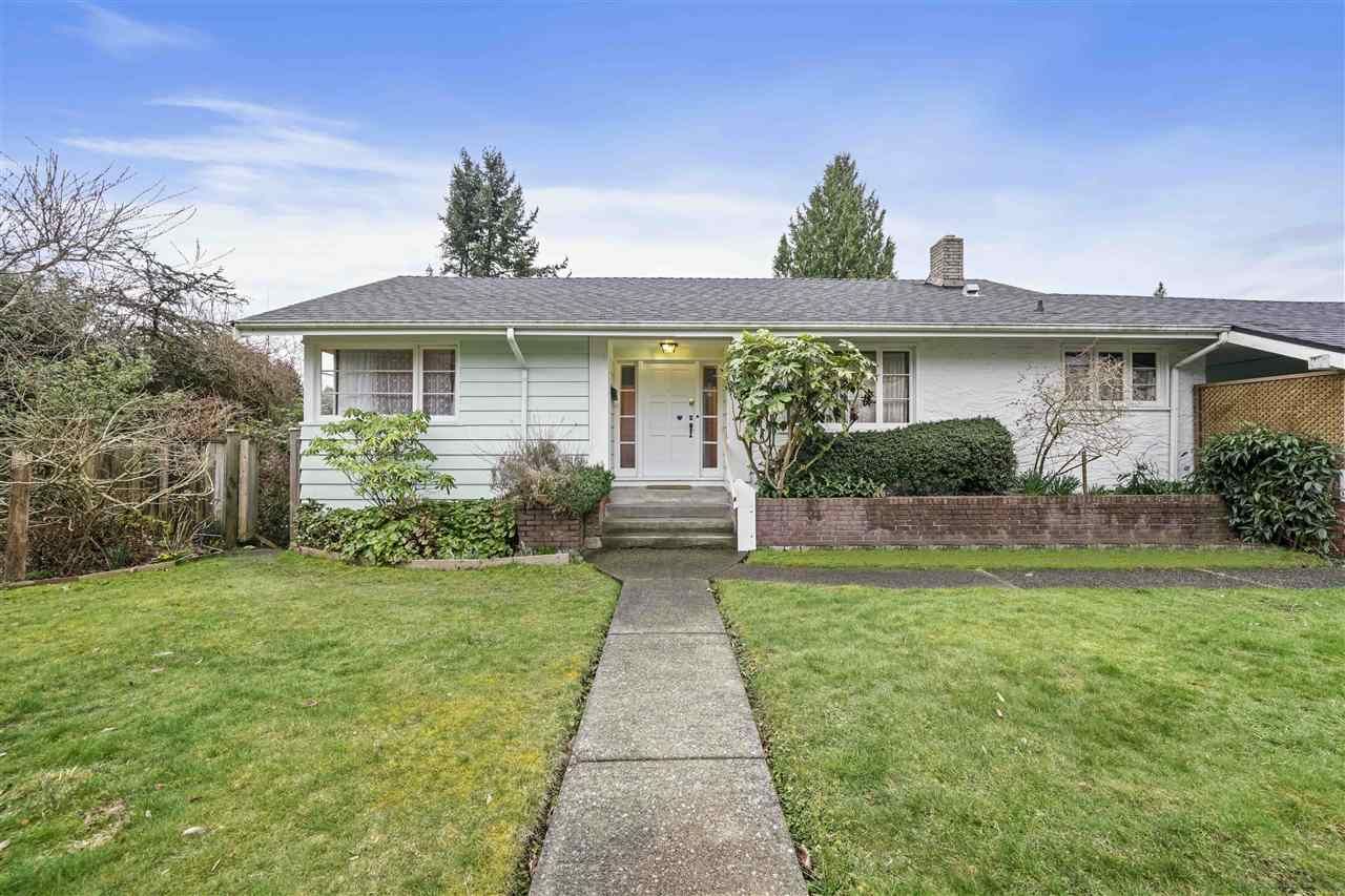 Main Photo: 151 CARISBROOKE Crescent in North Vancouver: Upper Lonsdale House for sale : MLS®# R2558225