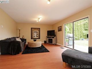 Photo 8: 1532 KENMORE Rd in VICTORIA: SE Gordon Head House for sale (Saanich East)  : MLS®# 759808