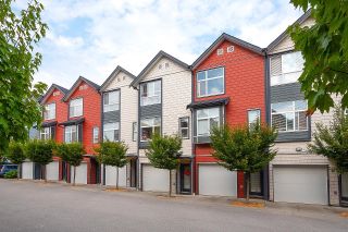 Photo 1: 109 7533 GILLEY Avenue in Burnaby: Metrotown Townhouse for sale (Burnaby South)  : MLS®# R2724624