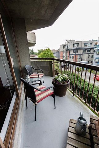 Photo 16: 302 2445 W 3RD Avenue in Vancouver: Kitsilano Condo for sale in "Carriage House" (Vancouver West)  : MLS®# R2294269