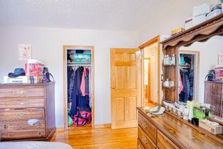Photo 7: 408 Trafford Drive NW in Calgary: Thorncliffe Detached for sale : MLS®# A1242349