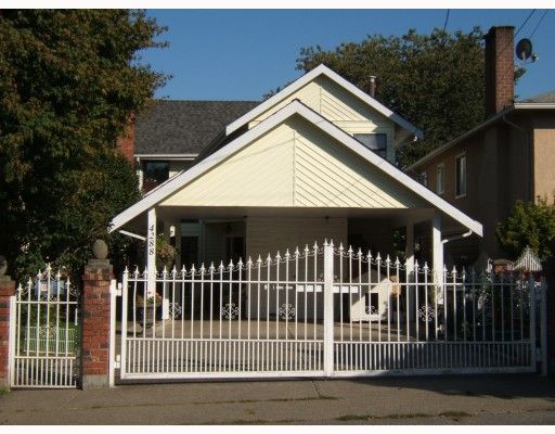 Main Photo: 4288 WINDSOR Street in Vancouver: Fraser VE House for sale in "FRASER" (Vancouver East)  : MLS®# V788976