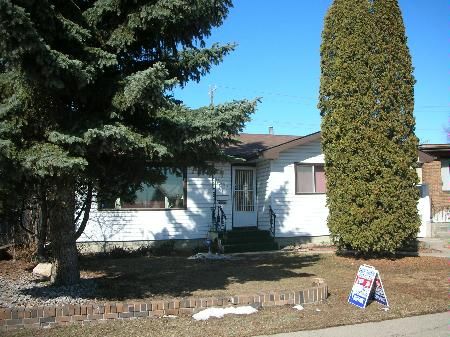Main Photo: 13524 - 82 Street: House for sale (Glengarry)  : MLS®# E3086540