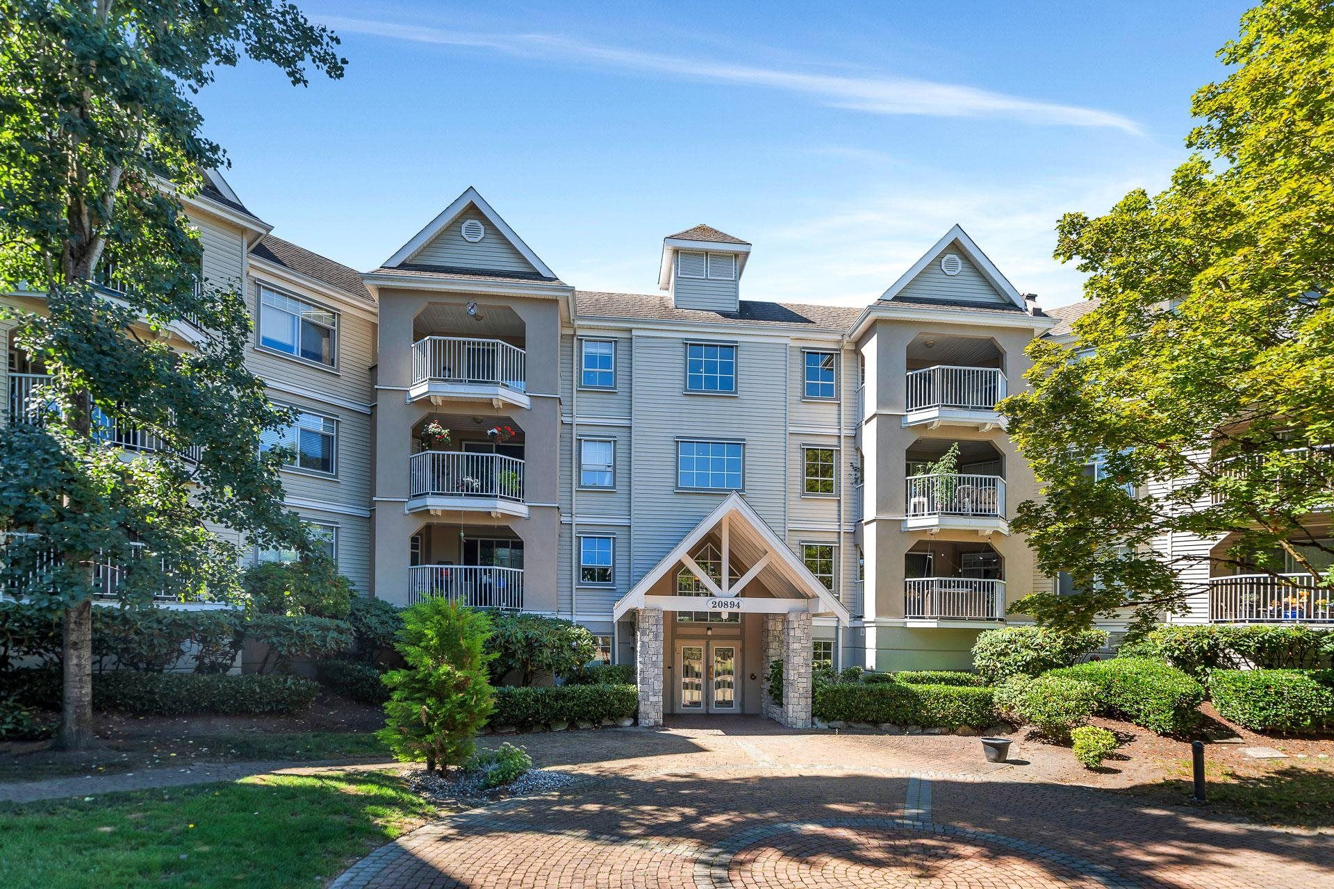 Main Photo: 209 20894 57 Avenue in Langley: Langley City Condo for sale in "Bayberry Lane" : MLS®# R2841430