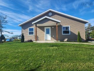 Photo 4: 356 King Edward Street in Glace Bay: 203-Glace Bay Residential for sale (Cape Breton)  : MLS®# 202408249