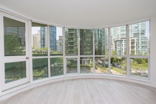 Photo 1: 305 555 JERVIS Street in Vancouver: Coal Harbour Condo for sale in "Harbourside Park 2" (Vancouver West)  : MLS®# R2779870