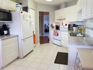 Photo 8: 704 45745 PRINCESS Avenue in Chilliwack: Chilliwack W Young-Well Condo for sale in "PRINCESS TOWERS" : MLS®# R2210293