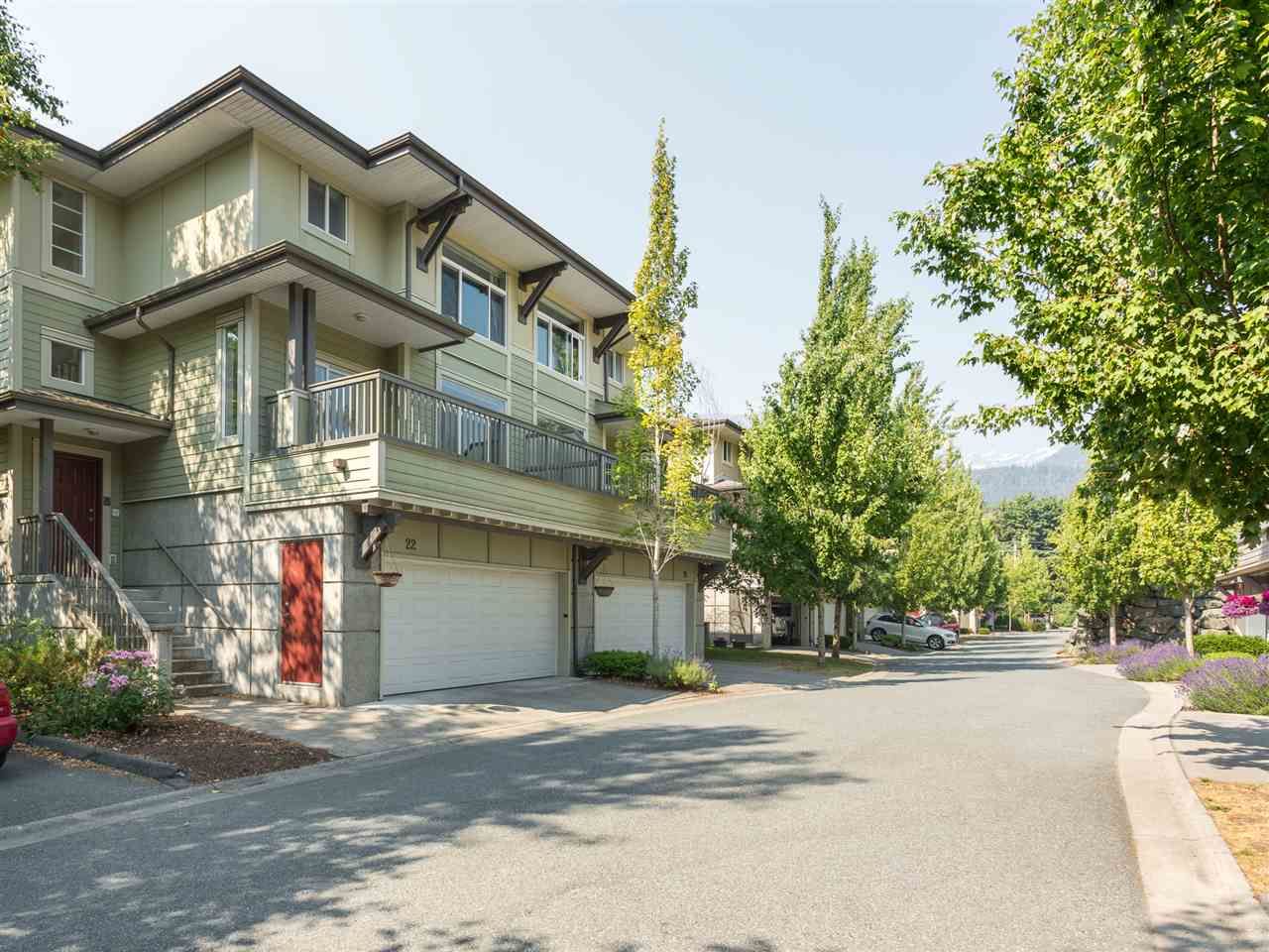 Main Photo: 22 40632 GOVERNMENT ROAD in Squamish: Brackendale Townhouse for sale : MLS®# R2189076