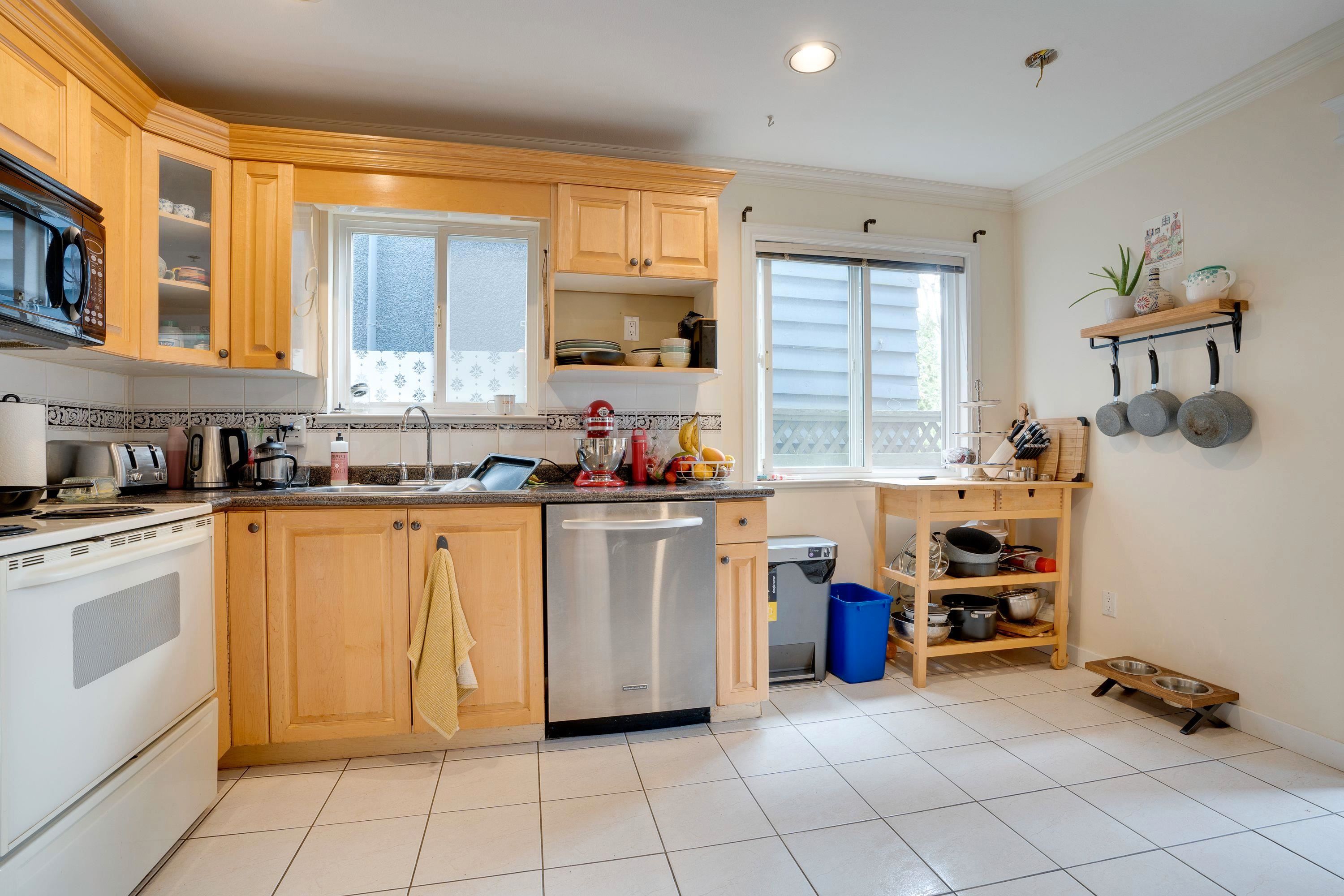 Photo 10: Photos: 1828 E 13TH AVENUE in Vancouver: Grandview Woodland 1/2 Duplex for sale (Vancouver East)  : MLS®# R2665537