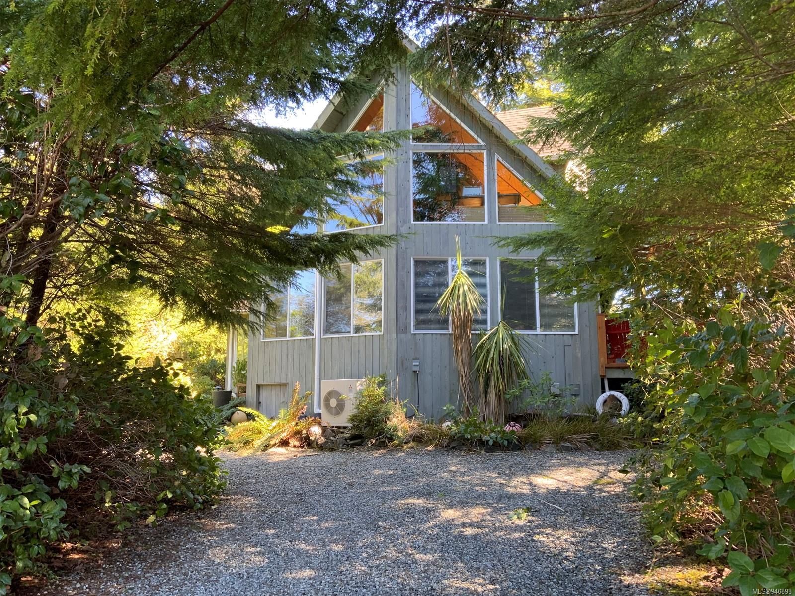 Main Photo: 883 Barkley Pl in Ucluelet: PA Ucluelet House for sale (Port Alberni)  : MLS®# 946893