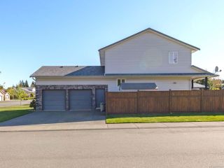 Photo 2: 2572 Carstairs Dr in COURTENAY: CV Courtenay East House for sale (Comox Valley)  : MLS®# 807384