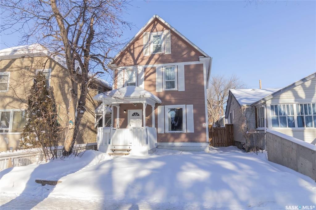Main Photo: 114 32nd Street West in Saskatoon: Caswell Hill Residential for sale : MLS®# SK956774