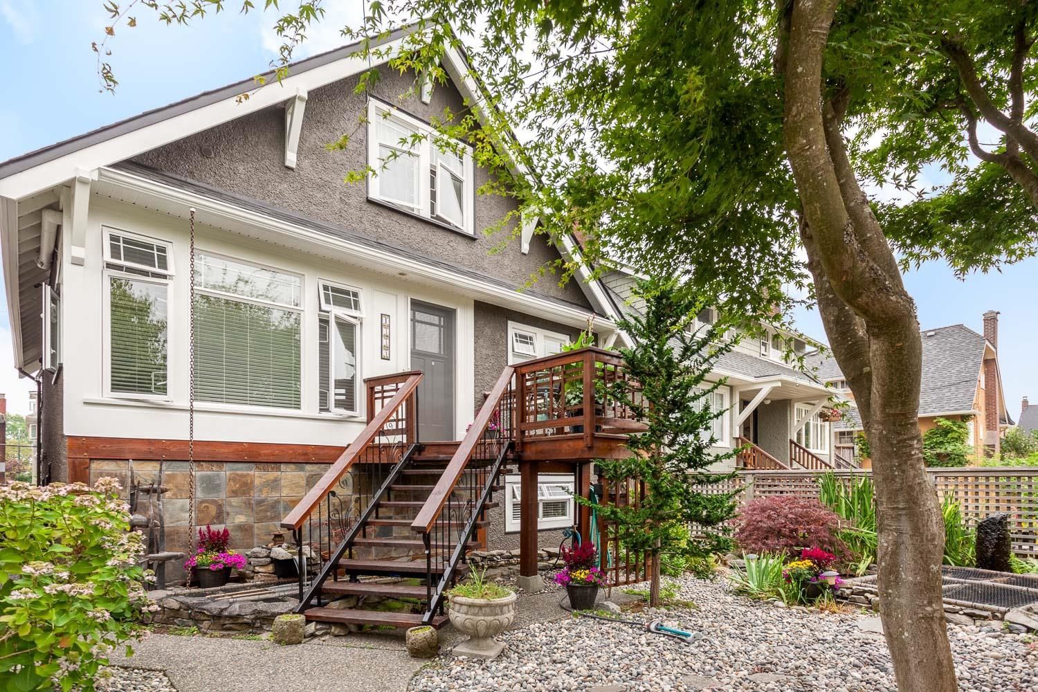 Main Photo: 1335 LABURNUM Street in Vancouver: Kitsilano House for sale in "KITS POINT" (Vancouver West)  : MLS®# R2658134