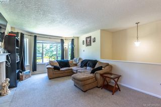 Photo 5: 3285 Fulton Rd in VICTORIA: Co Triangle House for sale (Colwood)  : MLS®# 805259