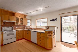 Photo 4: 1956 E 13TH Avenue in Vancouver: Grandview VE House for sale in "TROUT LAKE - COMMERCIAL DRIVE" (Vancouver East)  : MLS®# R2239330