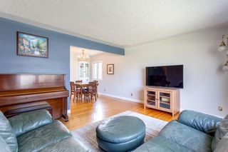 Photo 8: 4 Wedgewood Drive SW in Calgary: Wildwood Detached for sale : MLS®# A1218487