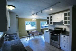 Photo 3: 13 7850 KING GEORGE Boulevard in Surrey: East Newton Manufactured Home for sale in "Bear Creek" : MLS®# R2073883