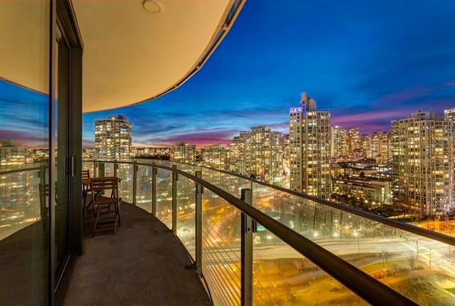Main Photo: 2105 89 Nelson Street in : Yaletown Condo for sale (Vancouver West)  : MLS®# R2746712
