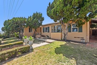 Main Photo: POINT LOMA House for sale : 4 bedrooms : 1954 Locust St in San Diego