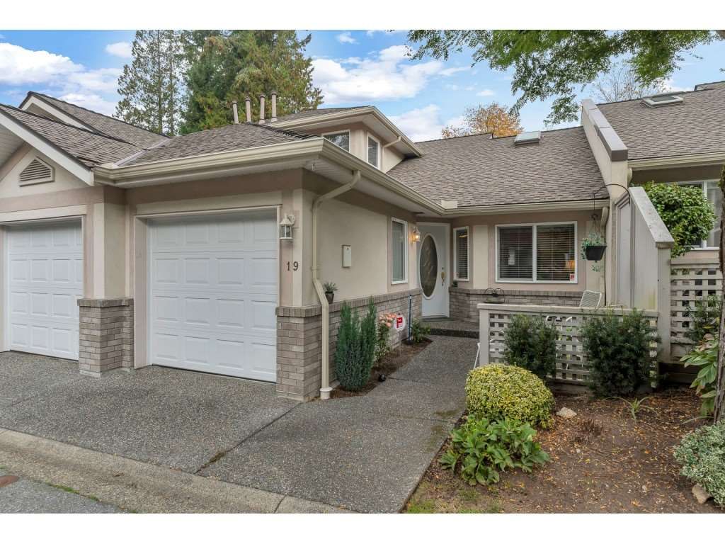 Main Photo: 19 15099 28 Avenue in Surrey: Elgin Chantrell Townhouse for sale in "The Gardens" (South Surrey White Rock)  : MLS®# R2507384