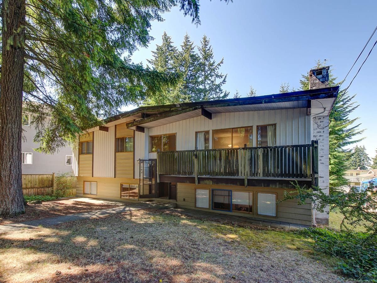 Main Photo: 684 ROBINSON Street in Coquitlam: Coquitlam West House for sale : MLS®# R2724458