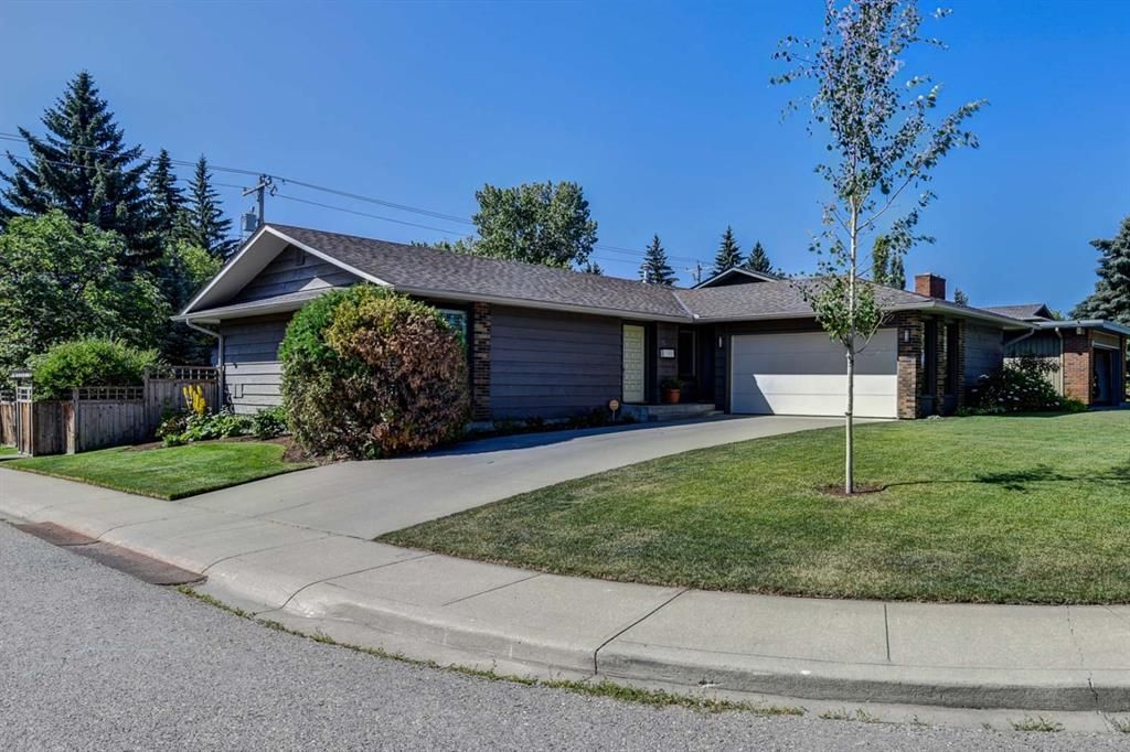 Main Photo: 751 PARKWOOD Way SE in Calgary: Parkland Detached for sale : MLS®# A1020038