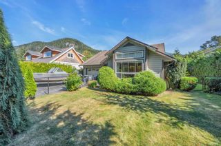 Main Photo: 41334 KINGSWOOD Road in Squamish: Brackendale House for sale : MLS®# R2740616
