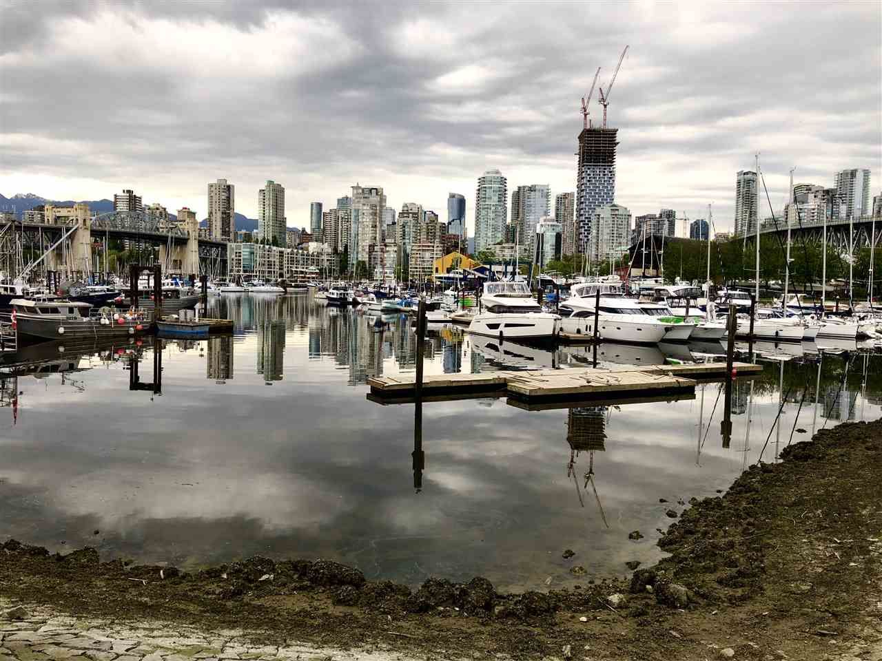 Main Photo: 501 1508 MARINER Walk in Vancouver: False Creek Condo for sale in "Mariner Point" (Vancouver West)  : MLS®# R2445128