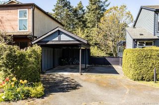 Photo 2: 685 Daffodil Ave in VICTORIA: SW Marigold House for sale (Saanich West)  : MLS®# 813850