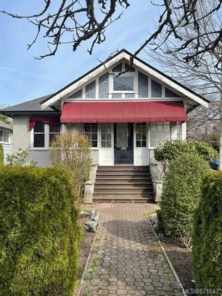 Photo 3: 1903 Belmont Ave in Victoria: Vi Fernwood House for sale : MLS®# 871643