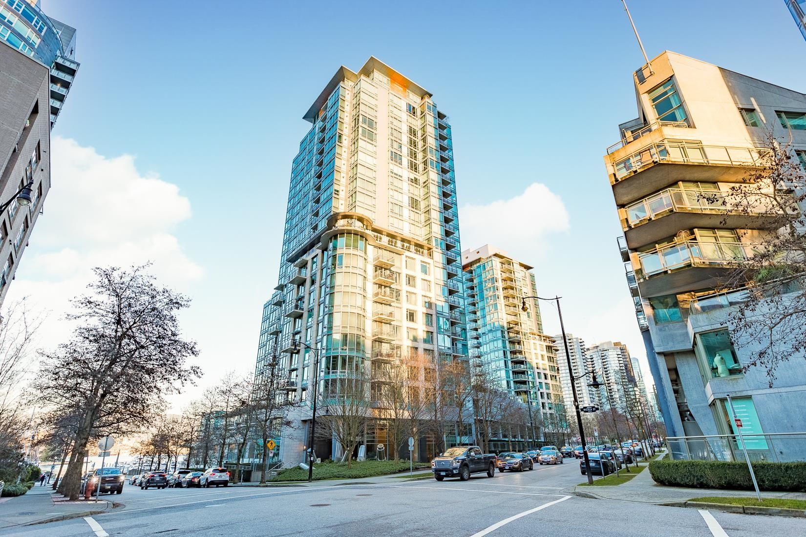 Main Photo: 408 590 NICOLA Street in Vancouver: Coal Harbour Condo for sale (Vancouver West)  : MLS®# R2841675
