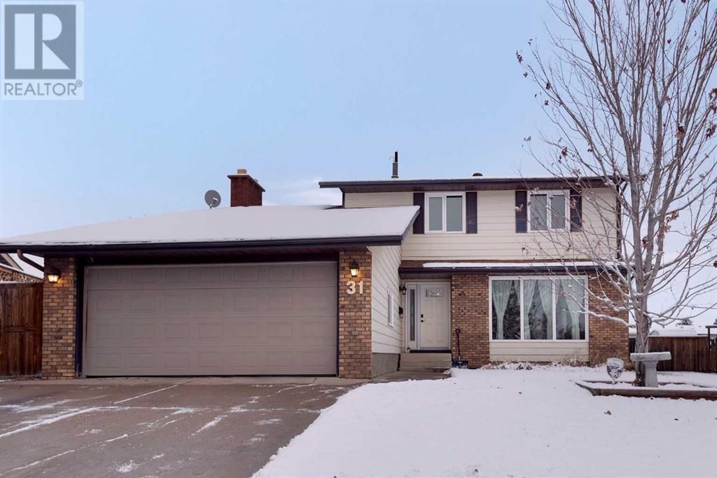 Main Photo: 31 Conners Crescent in Red Deer: House for sale : MLS®# A2094997