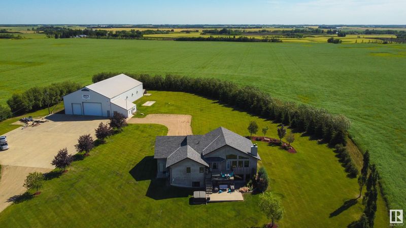 FEATURED LISTING: 54511 RGE RD 260 Rural Sturgeon County