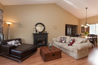 Photo 5: 2402 MARIANA Place in Coquitlam: Cape Horn House for sale : MLS®# V1028959