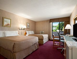 Photo 4: Hotel/Motel with property in Vernon in Vernon: Business with Property for sale