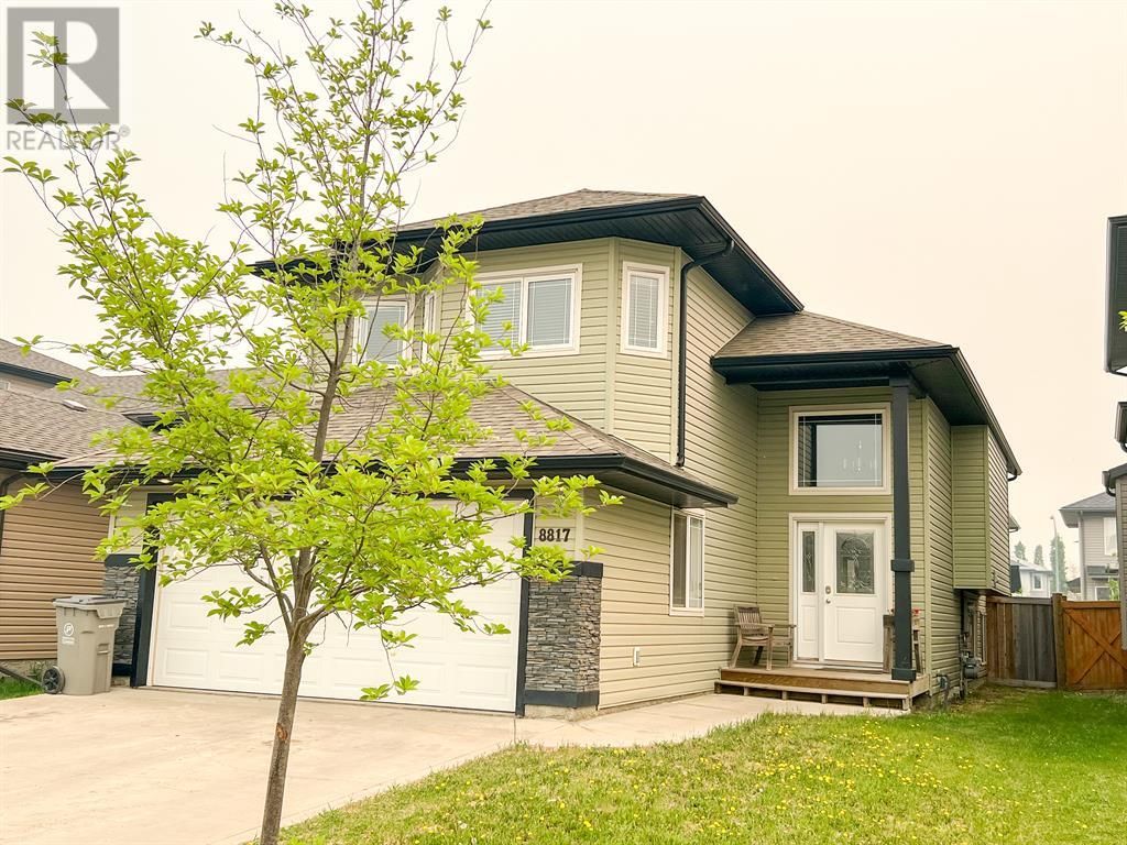 Main Photo: 8817 Willow Drive in Grande Prairie: House for sale : MLS®# A2048879