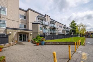 Photo 4: 105 1850 E SOUTHMERE Crescent in Surrey: Sunnyside Park Surrey Condo for sale in "Southmere Place" (South Surrey White Rock)  : MLS®# R2685885
