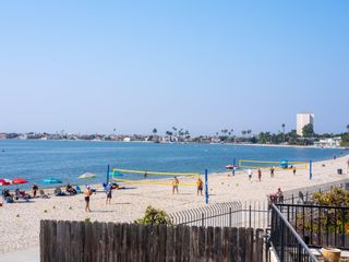 Photo 5: PACIFIC BEACH Condo for sale : 2 bedrooms : 1235 Parker Place #1F in San Diego
